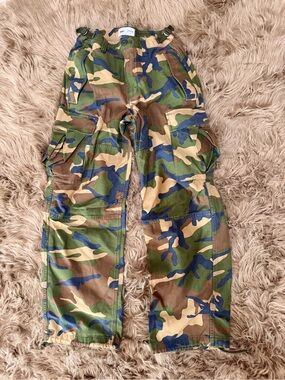 RARE Aritzia TNA Camo Cargo Pants in Green Blue Brown Size 0